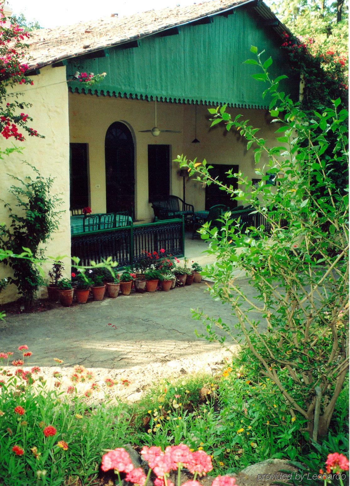 Welcomheritage Connaught House Mount Abu Exterior foto