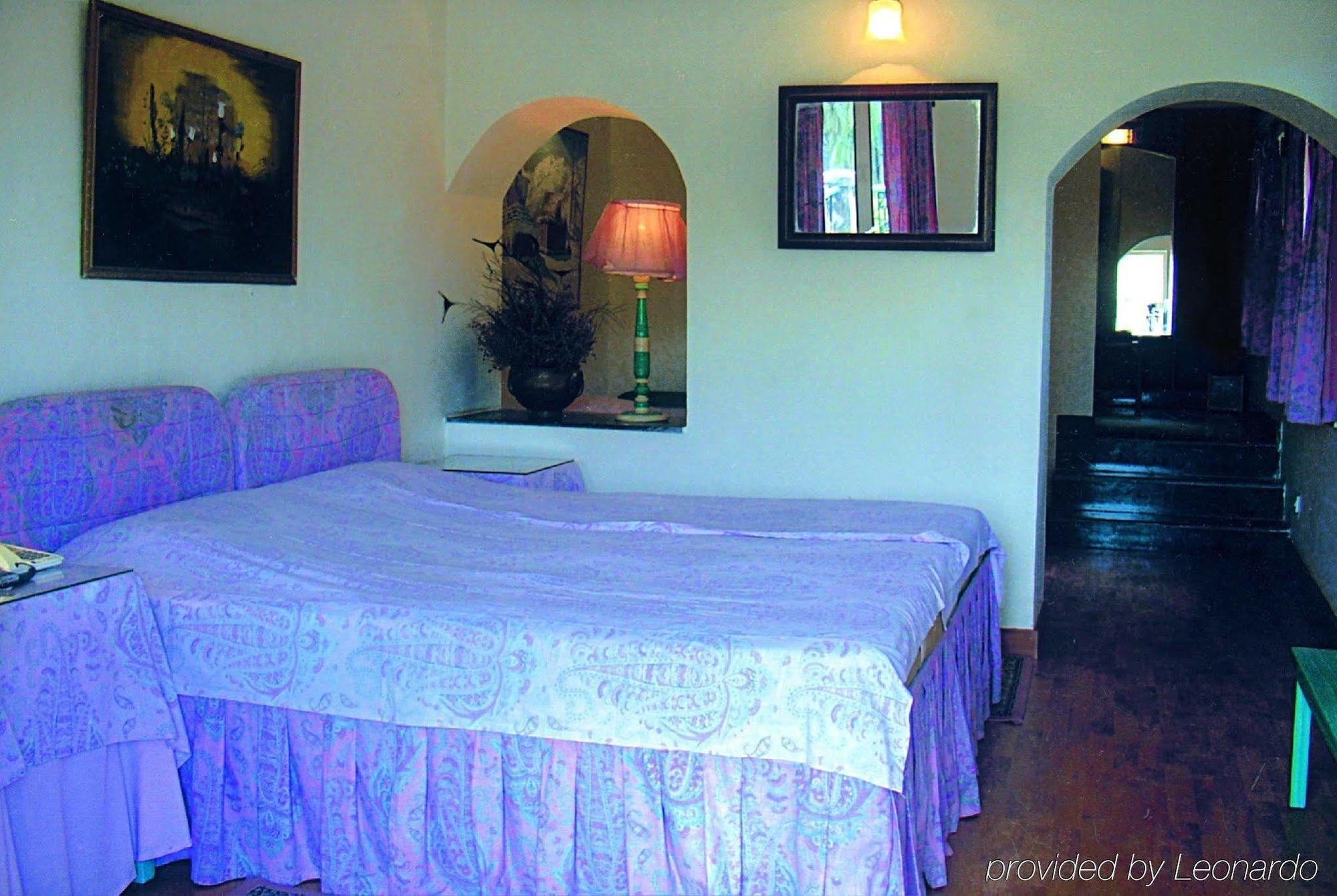 Welcomheritage Connaught House Mount Abu Exterior foto